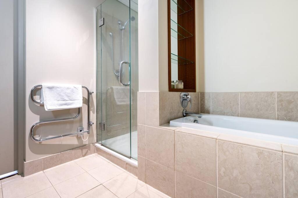 Luxury Waterfront Nest Above Viaduct Harbour Apartman Auckland Kültér fotó